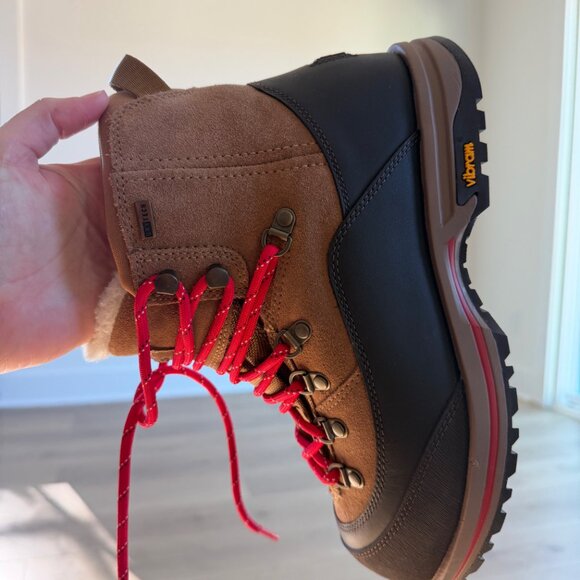 UGG DRY TECH VIBRANT (SIZE 6) - Picture 6 of 6